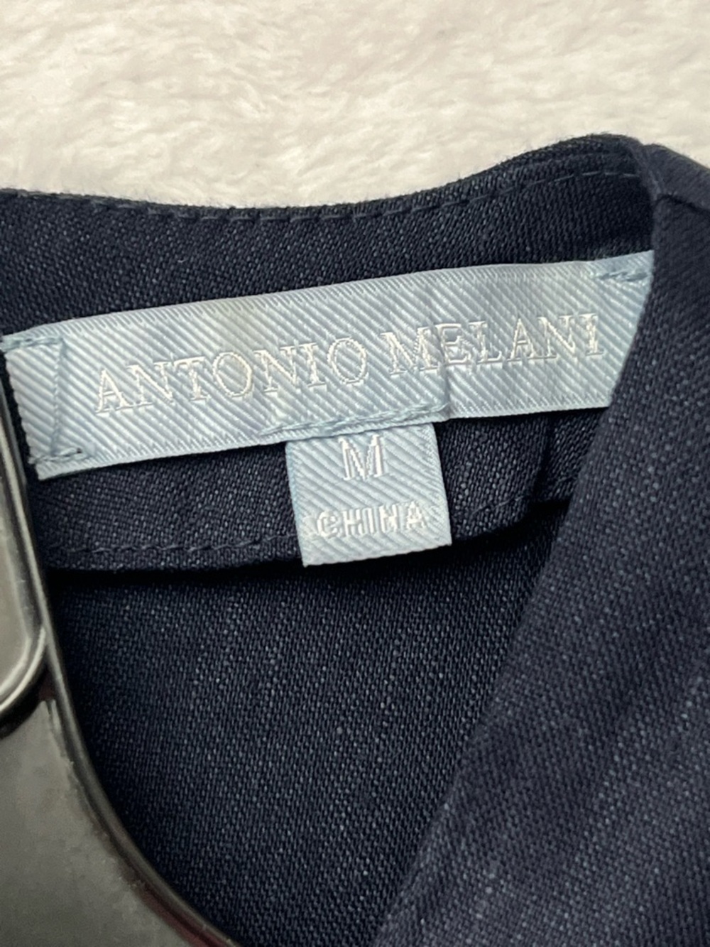 ANTONIO MELANI Super Cute Navy V-Neck Tie-Front Blouse, Size M - Picture 10 of 12
